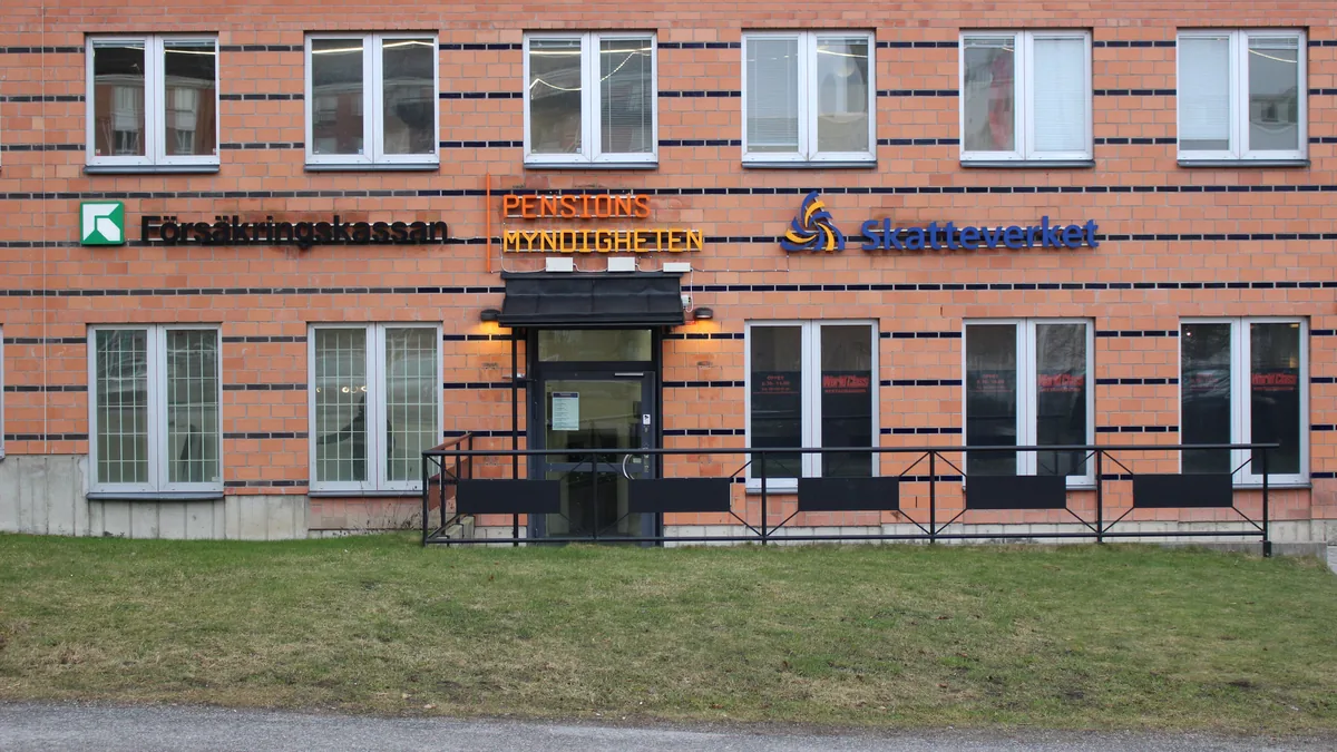 How to Buy Commercial Real Estate in Sweden: Investment Steps, Tenant Leasing & Commercial vs. Residential Yields